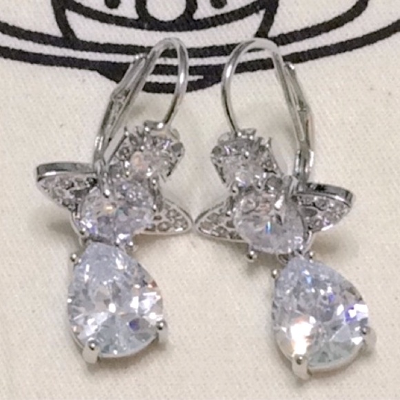 Vivienne Westwood Jewelry - Vivienne Westwood Silver Crystal drop earrings